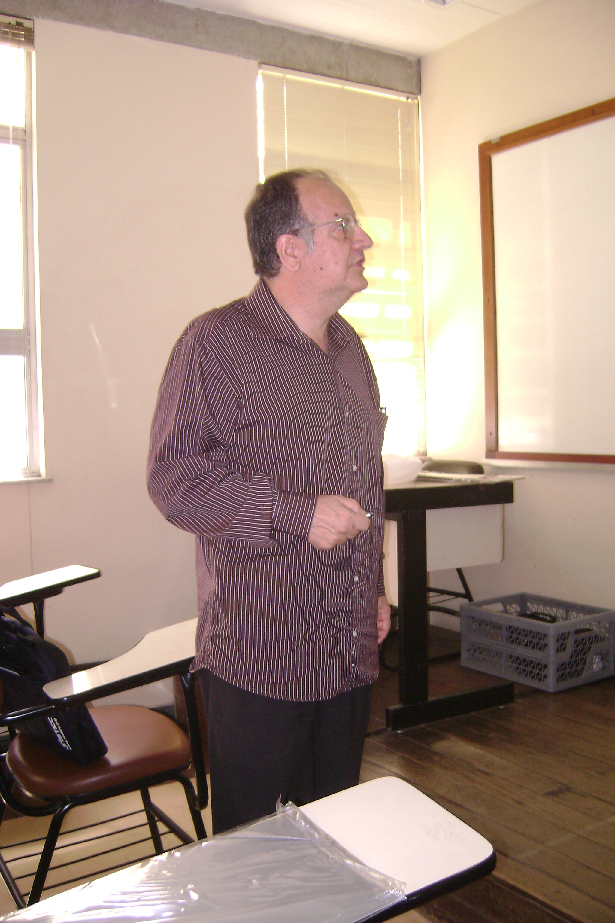 Prof. Dr. Marcelo Matos Santoro